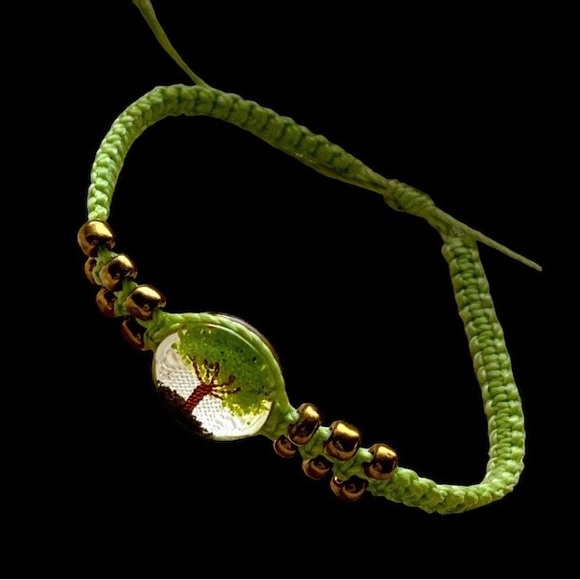 Tree of Life Light Peridot Green Corded Adjustable Bracelet Woman’s Jewelry - Picture 2 of 6